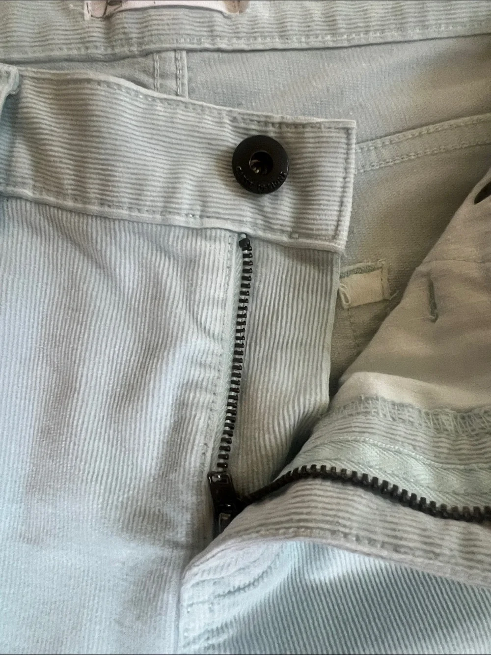 Carve Designs women’s Pale Blue Denim Cutoff Shorts - Picture 3 of 6